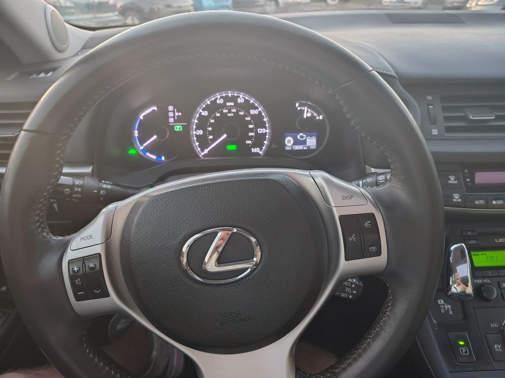 2011 Lexus CT 200h Image 6