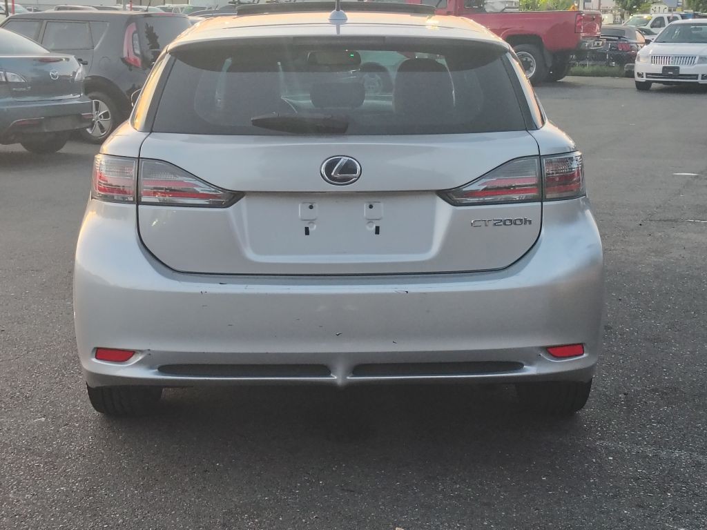 2011 Lexus CT 200h Image 13