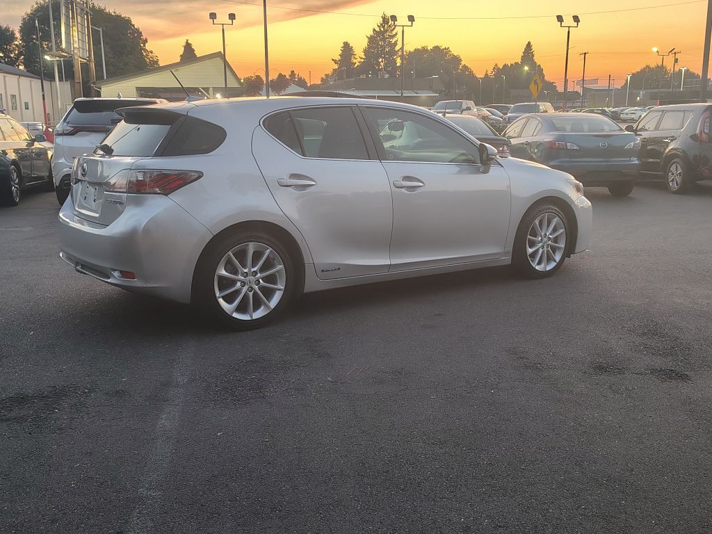 2011 Lexus CT 200h Image 19