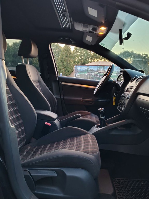 2009 Volkswagen GTI Image 4
