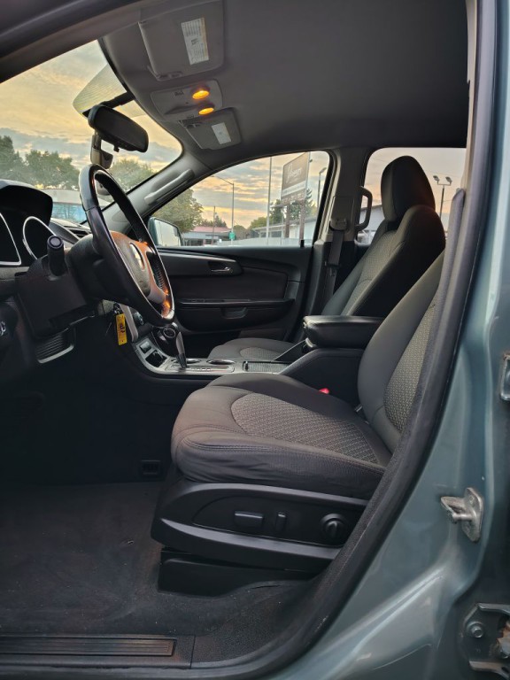2009 Chevrolet Traverse Image 3
