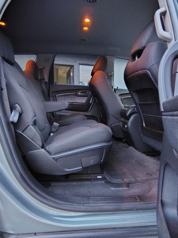 2009 Chevrolet Traverse Image 4