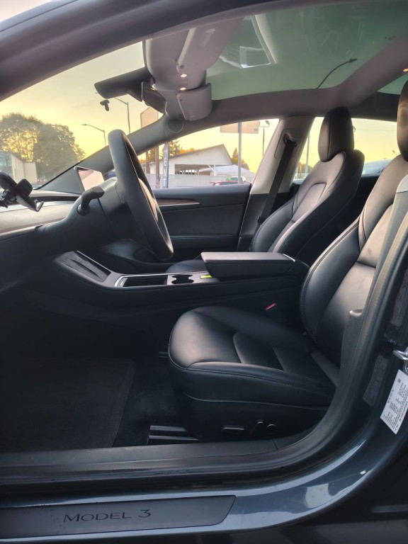 2023 Tesla Model 3 Image 4