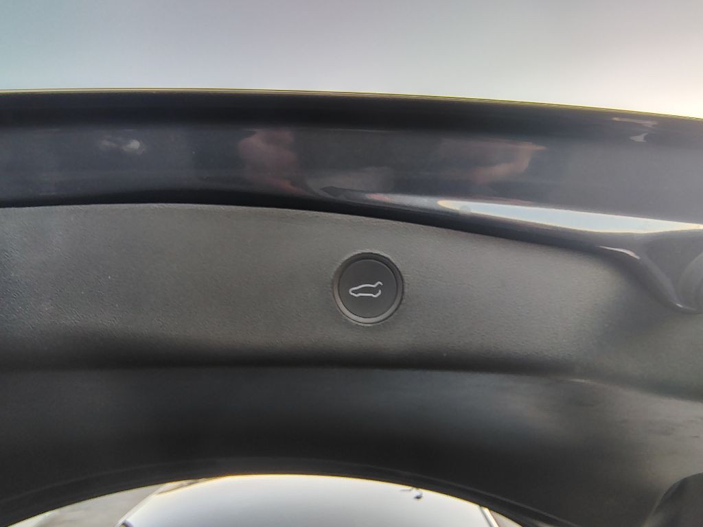 2023 Tesla Model 3 Image 17