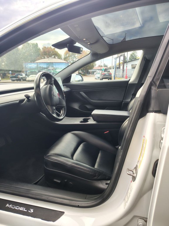 2018 Tesla Model 3 Image 2
