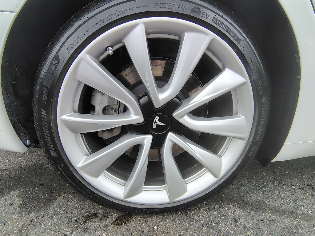 2018 Tesla Model 3 Image 16