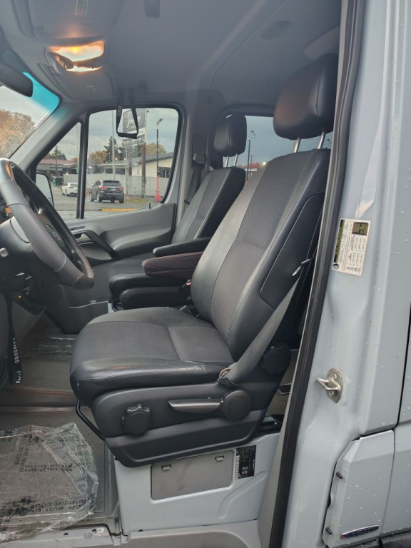 2011 Mercedes-Benz Sprinter Image 2