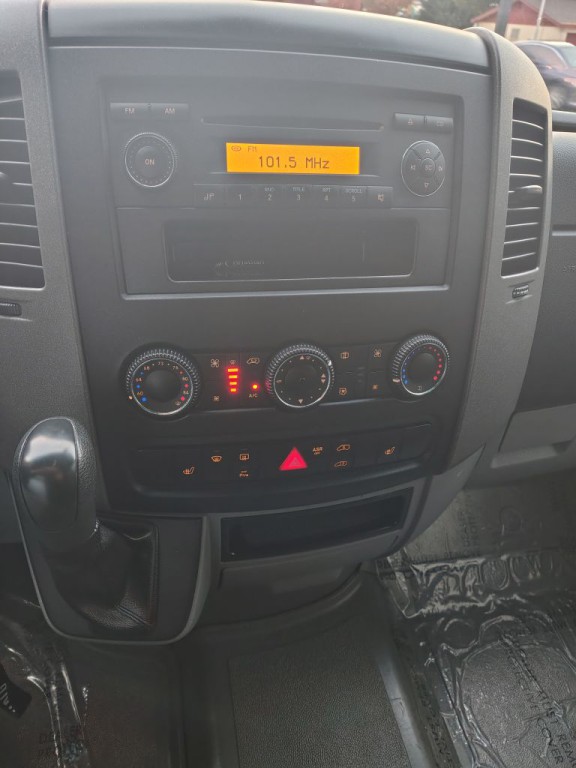 2011 Mercedes-Benz Sprinter Image 23