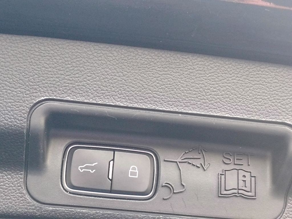 2020 Ford Explorer Image 9