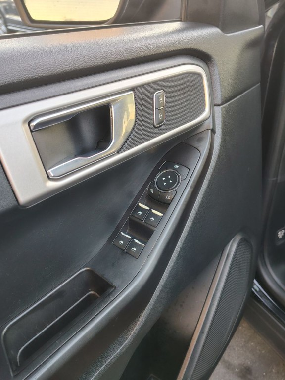 2020 Ford Explorer Image 13