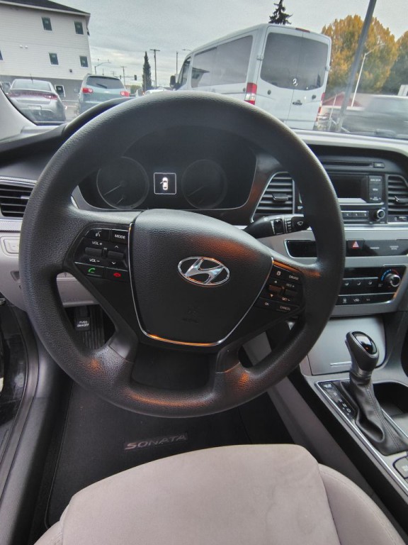 2016 Hyundai Sonata Image 3