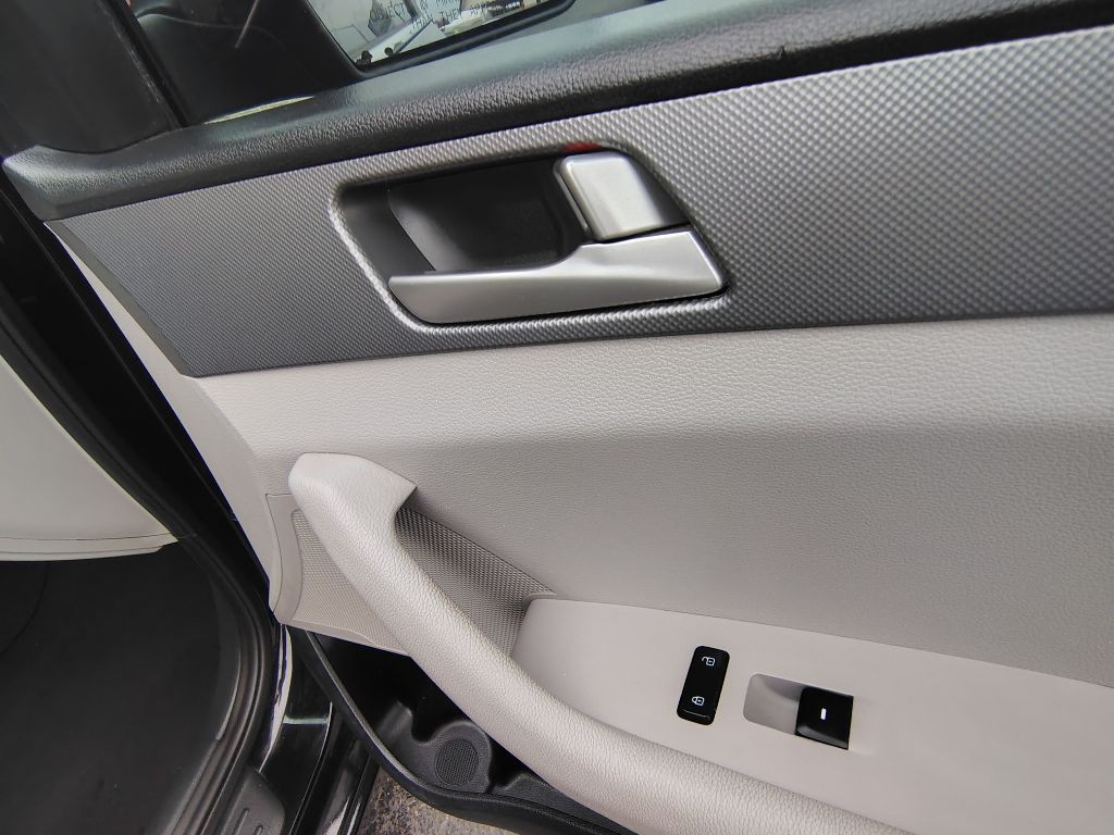 2016 Hyundai Sonata Image 4