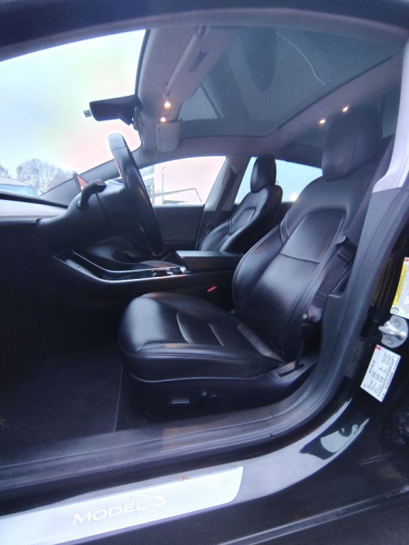 2018 Tesla Model 3 Image 2