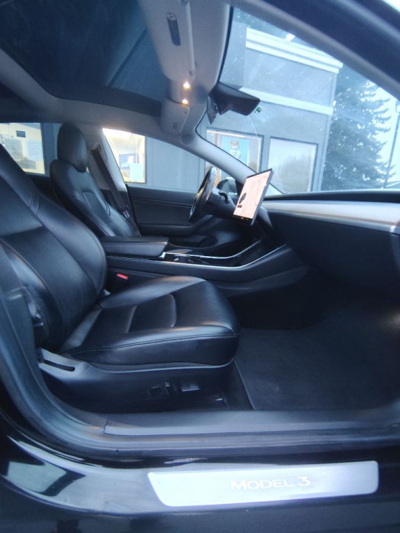 2018 Tesla Model 3 Image 5