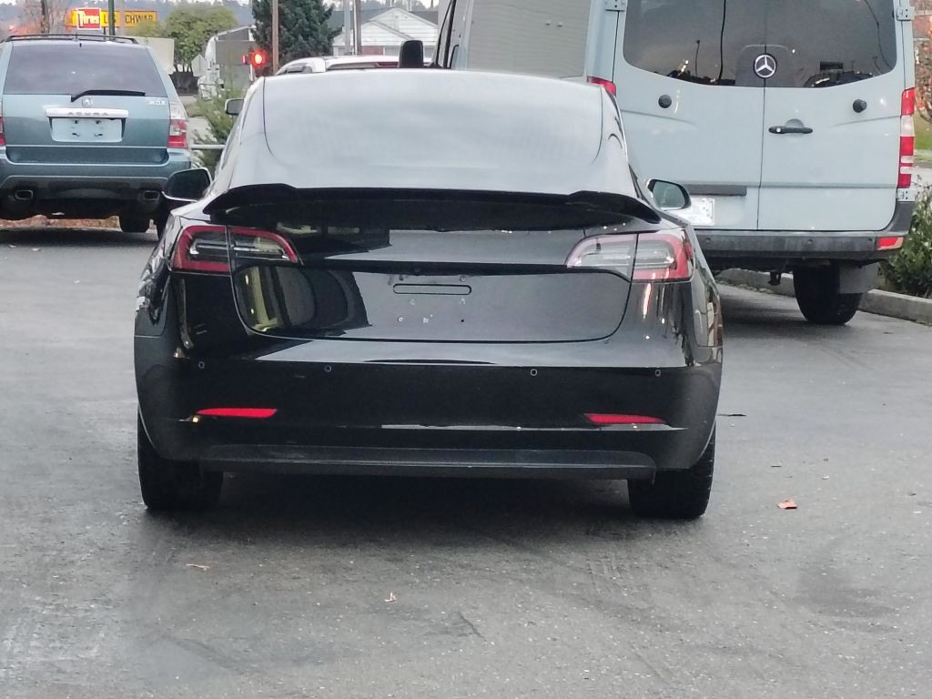 2018 Tesla Model 3 Image 10