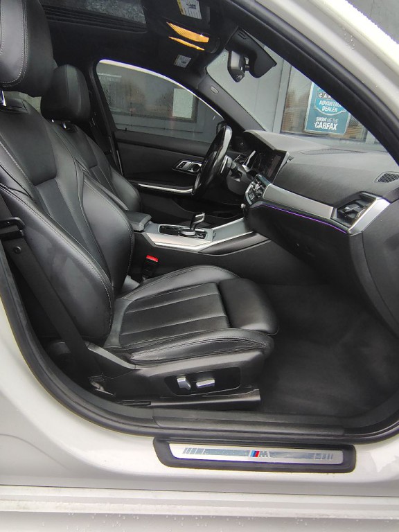 2022 BMW 3 Series Image 2