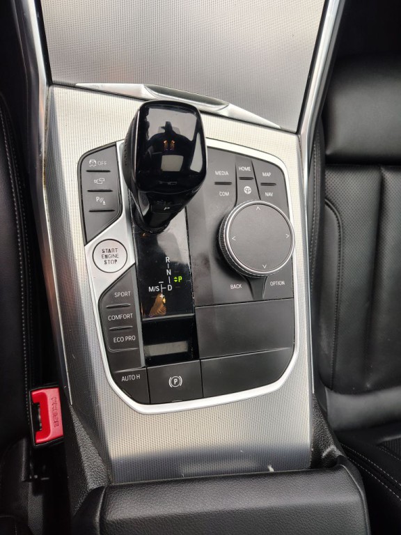 2022 BMW 3 Series Image 6