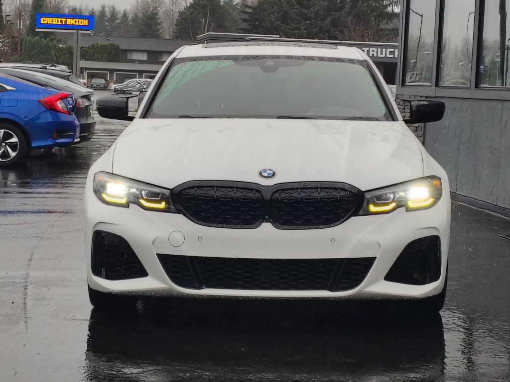 2022 BMW 3 Series Image 11