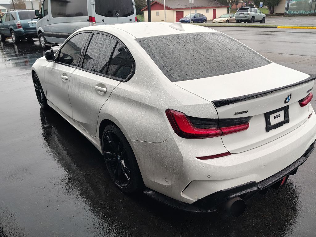 2022 BMW 3 Series Image 19