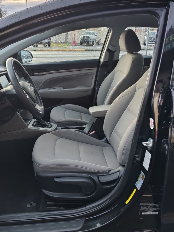 2018 Hyundai Elantra Image 3