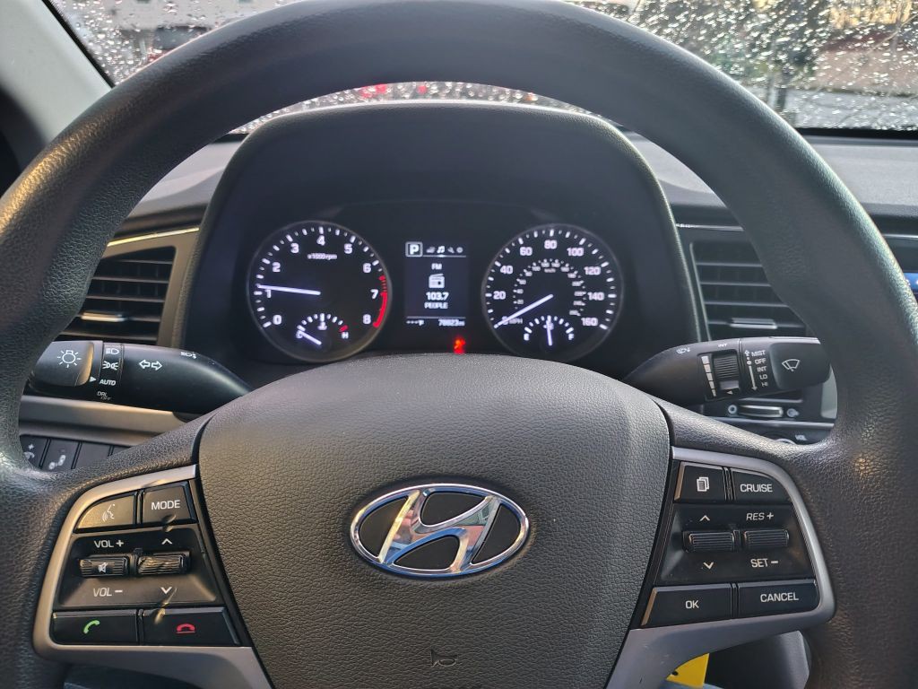 2018 Hyundai Elantra Image 8