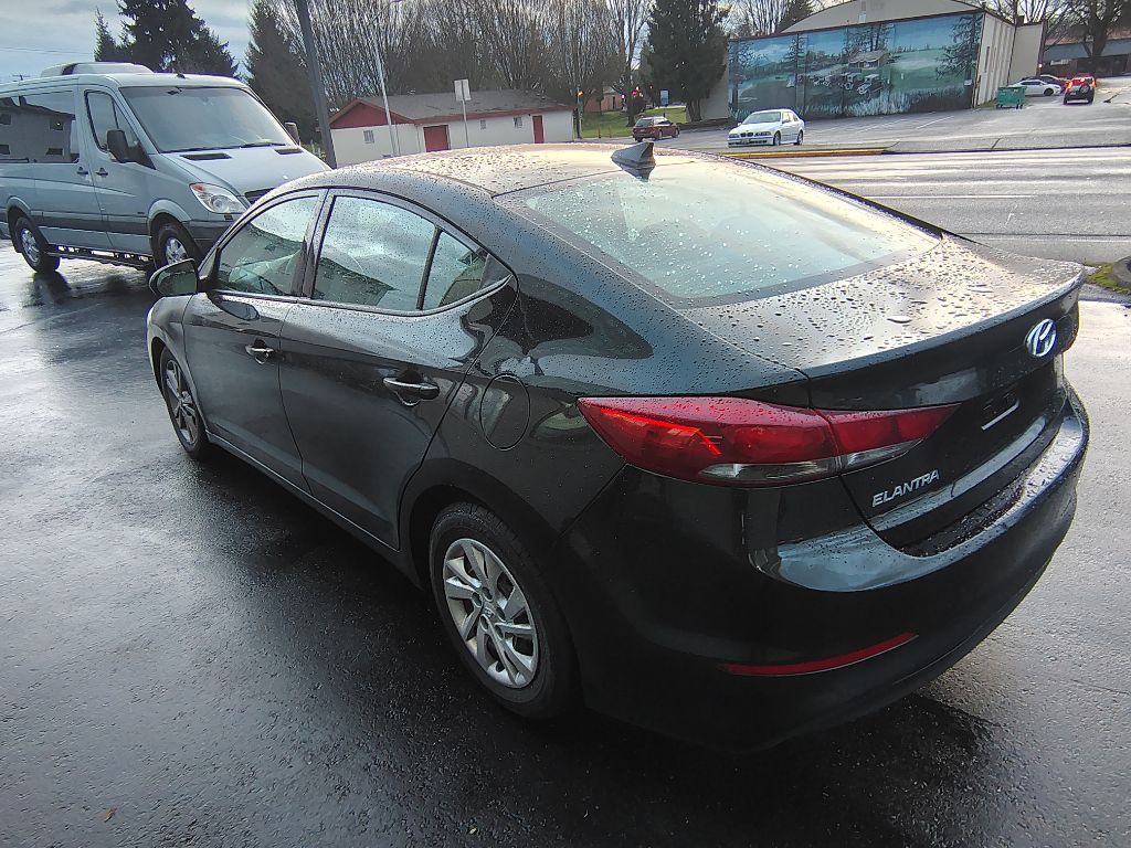 2018 Hyundai Elantra Image 10