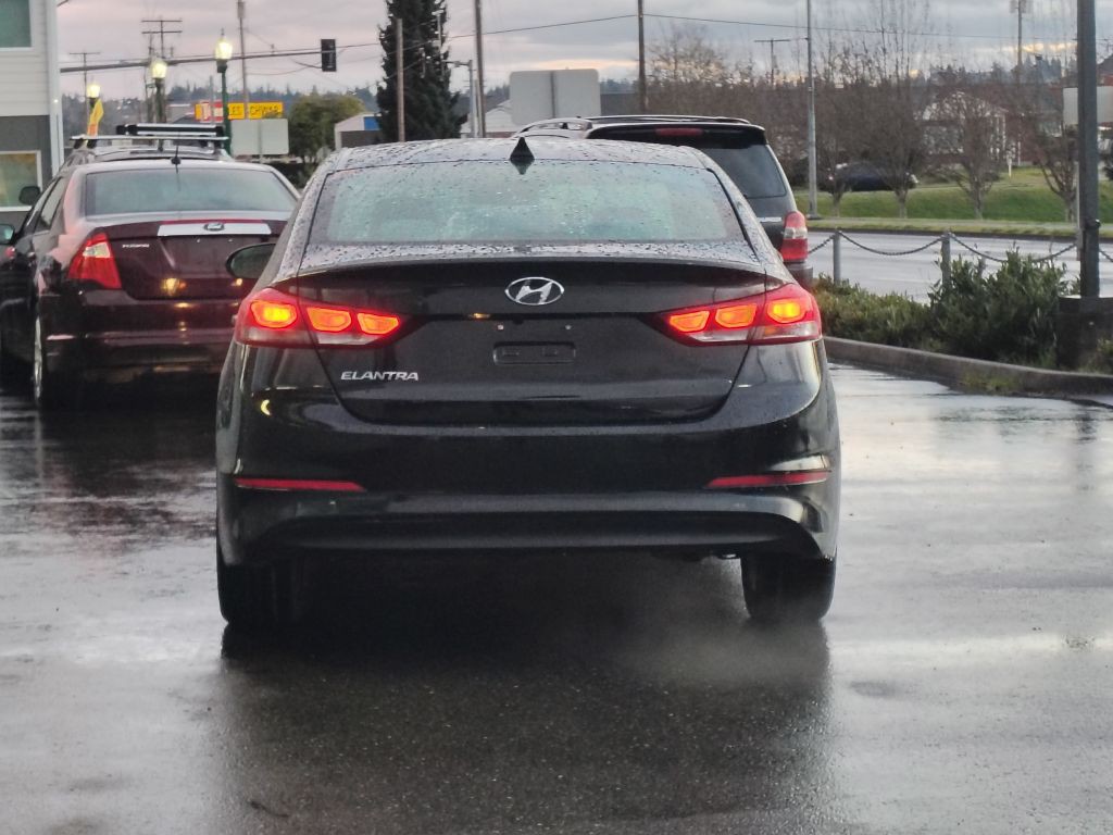 2018 Hyundai Elantra Image 16