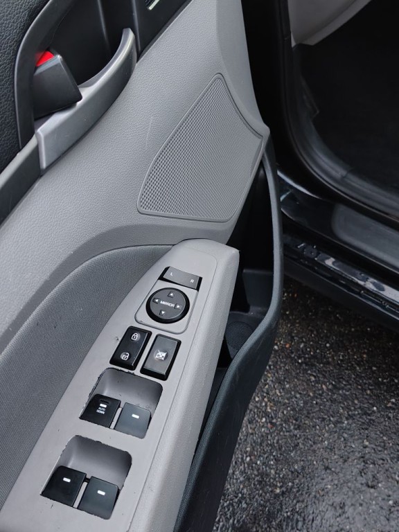 2018 Hyundai Elantra Image 19