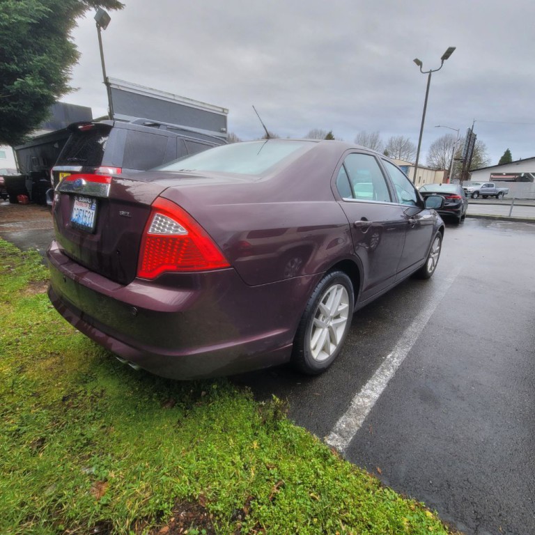 2011 Ford Fusion Image 3