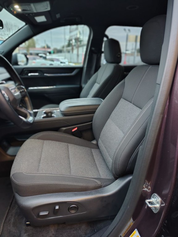 2025 GMC Acadia Image 2