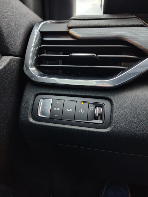 2025 GMC Acadia Image 8