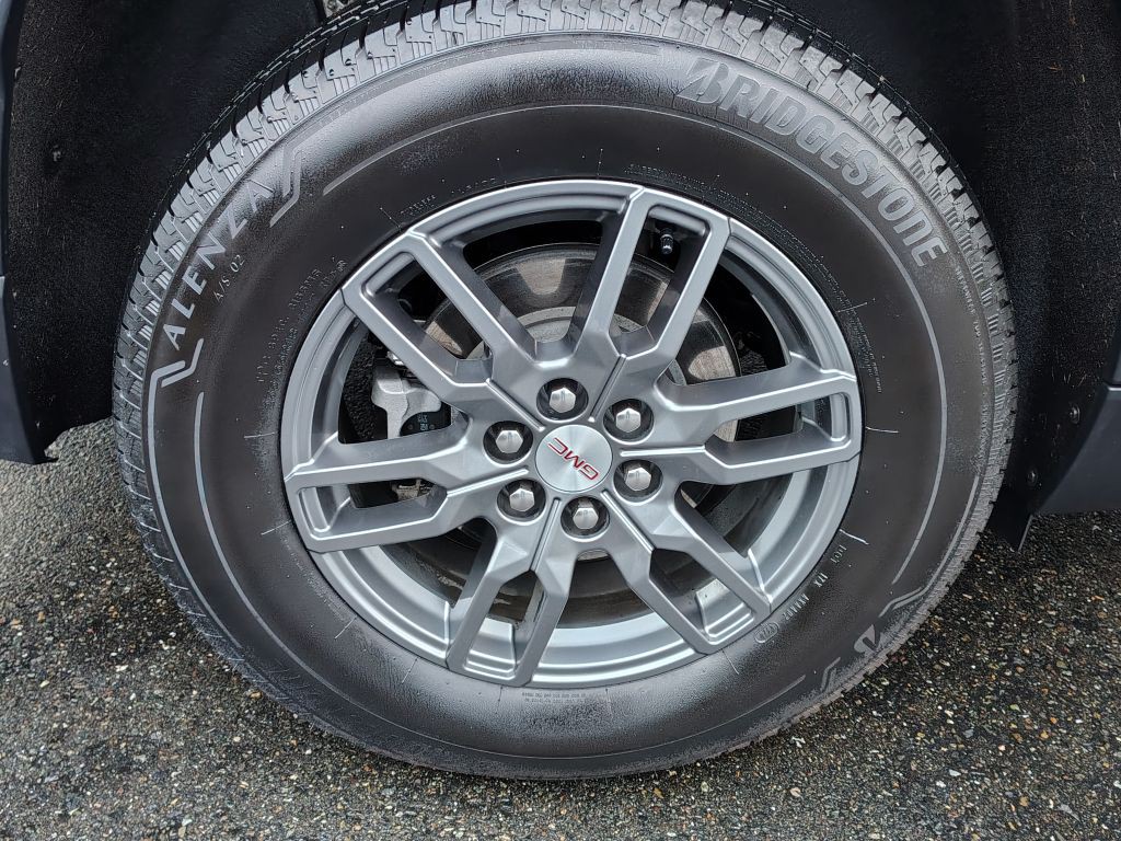 2025 GMC Acadia Image 15