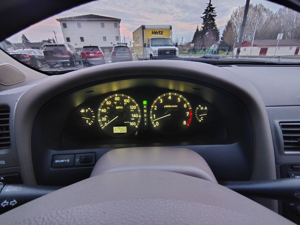 2001 INFINITI I30 Image 7