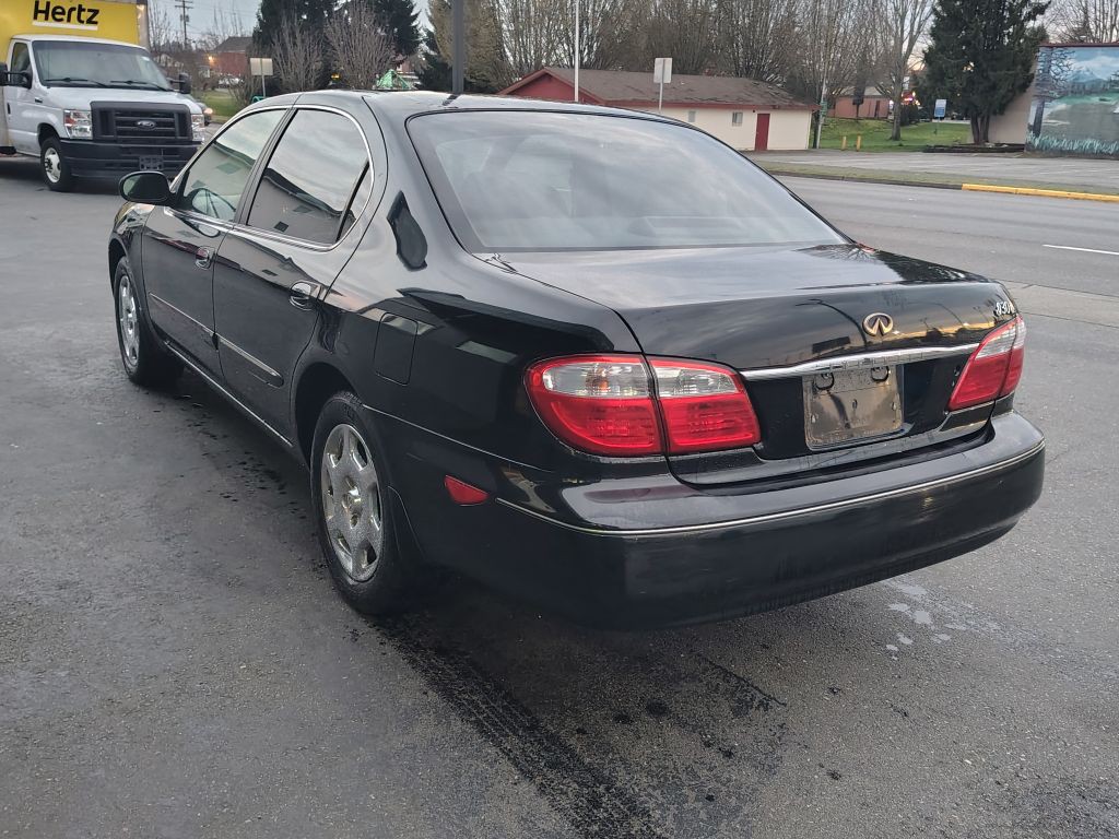 2001 INFINITI I30 Image 9