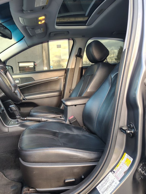 2011 Lincoln MKZ Image 3