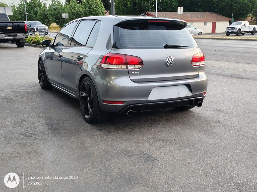 2010 Volkswagen GTI Image 14