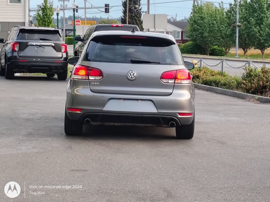 2010 Volkswagen GTI Image 15