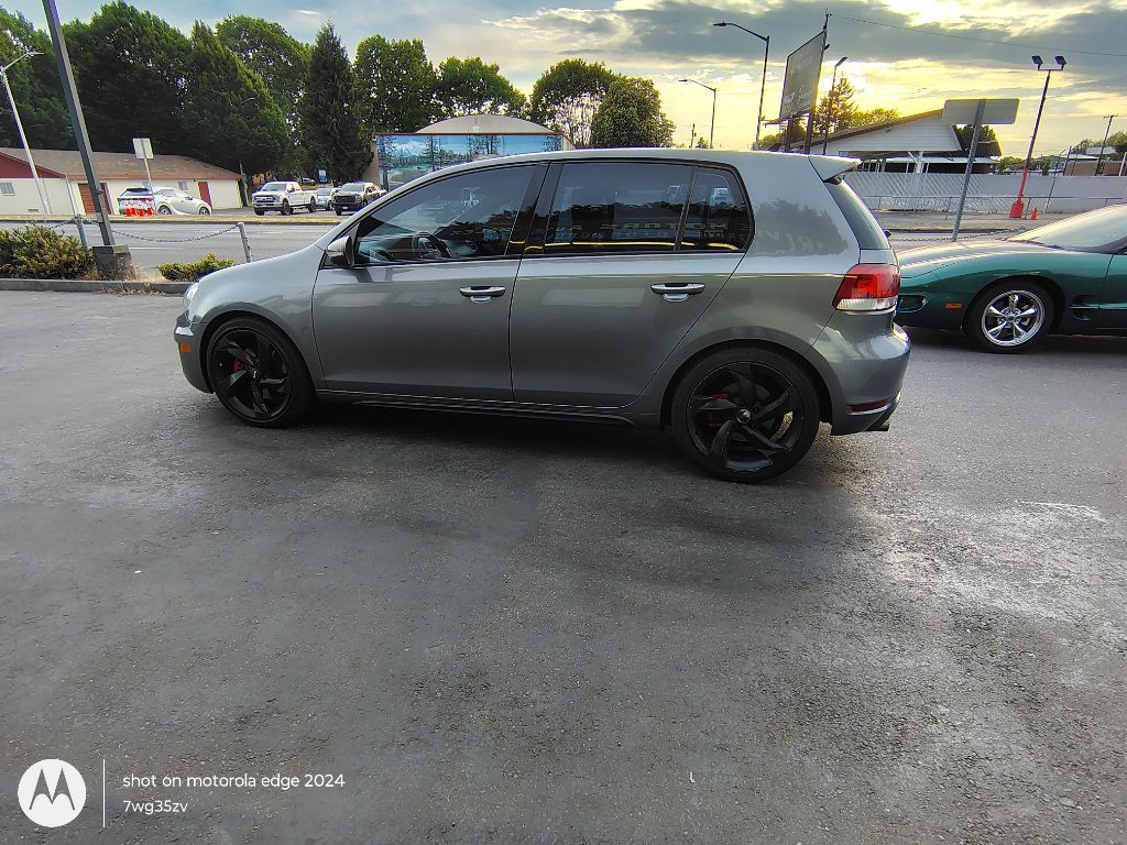 2010 Volkswagen GTI Image 18