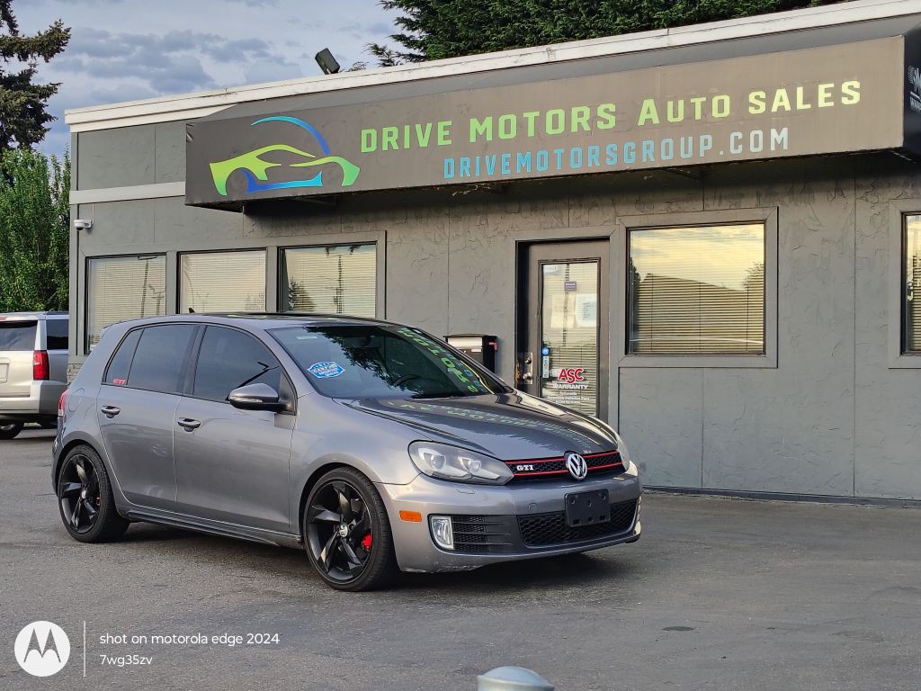 2010 Volkswagen GTI Image 1