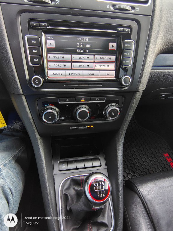 2010 Volkswagen GTI Image 5