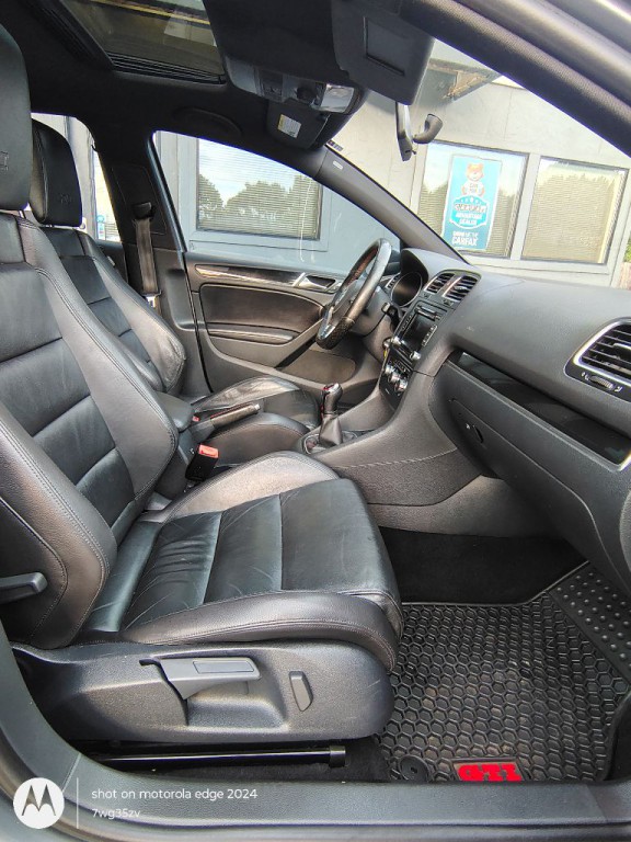 2010 Volkswagen GTI Image 7