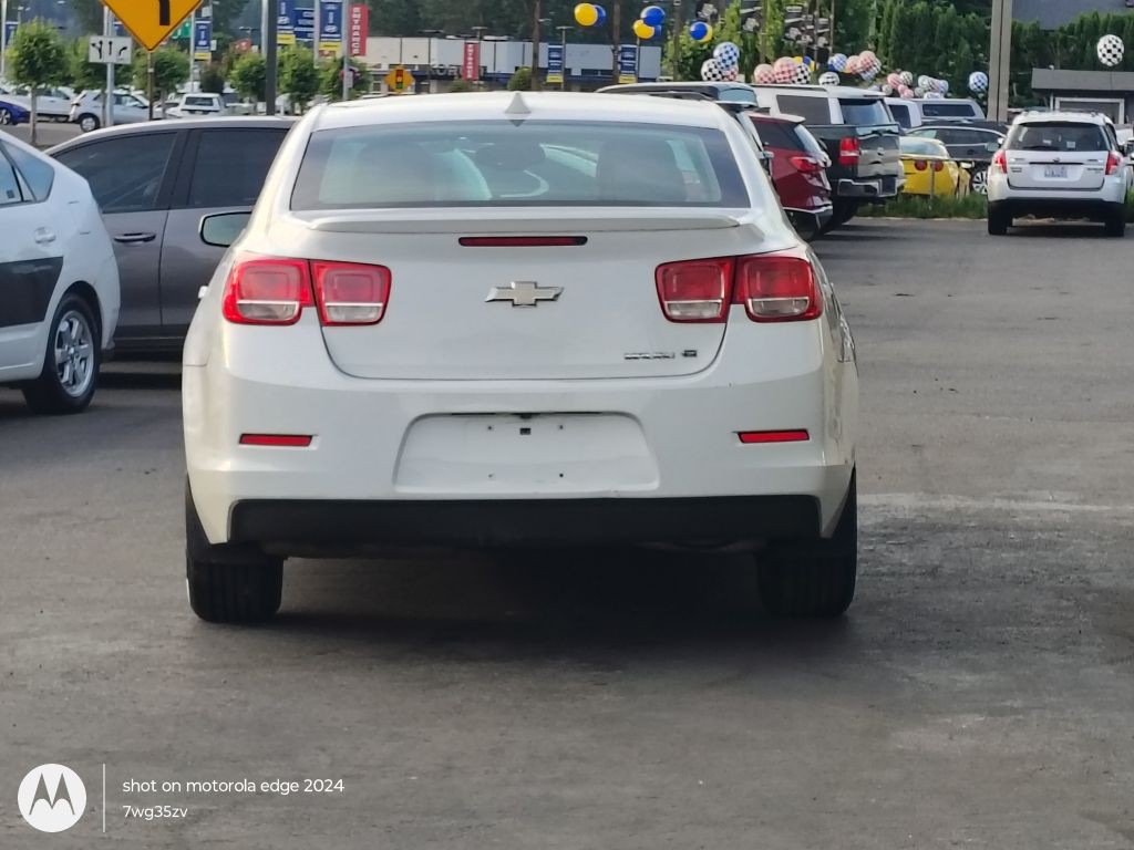 2013 Chevrolet Malibu Image 14