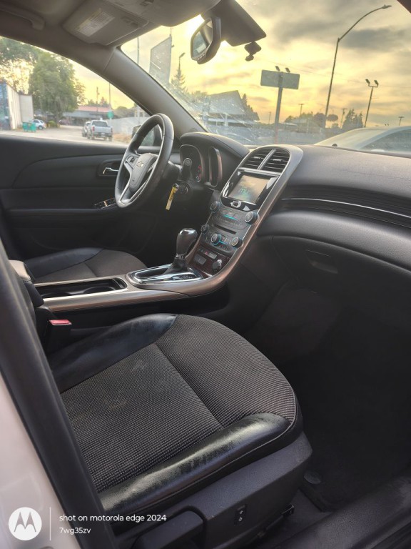 2013 Chevrolet Malibu Image 3