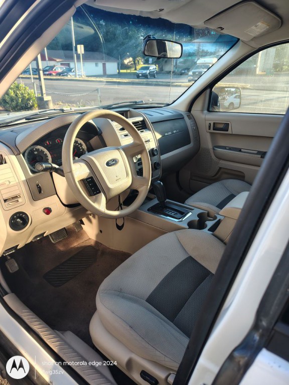 2008 Ford Escape Image 2