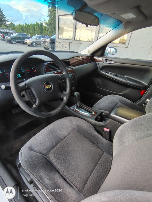 2011 Chevrolet Impala Image 4