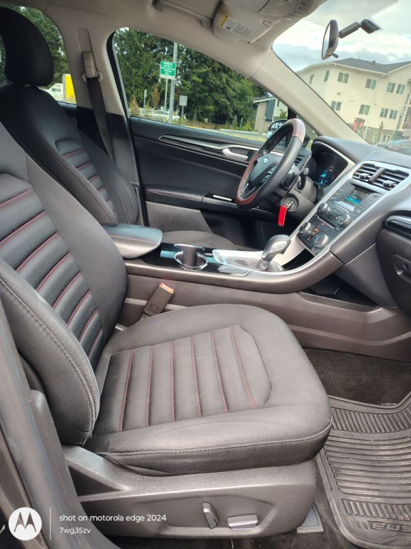 2016 Ford Fusion Image 21