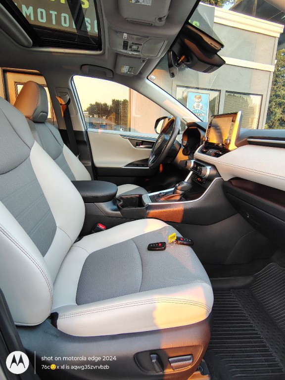 2022 Toyota Rav4 Image 17
