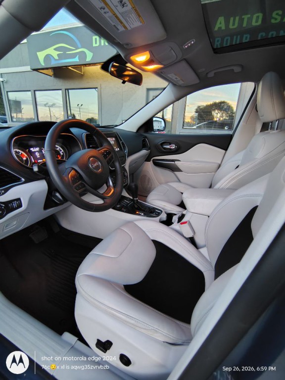2020 Jeep Cherokee Image 2