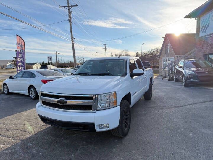 2007 Chevrolet Silverado 1500 Image 2