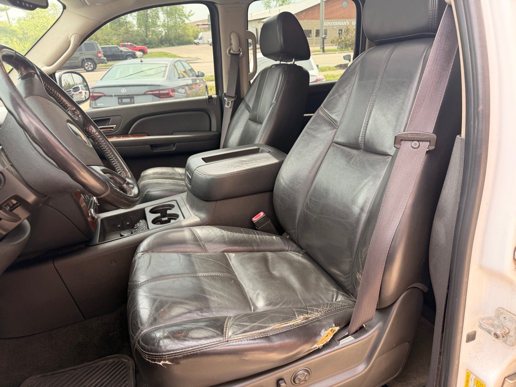 2007 Chevrolet Suburban Image 10